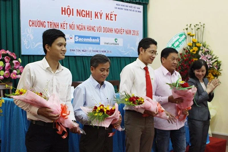 ký kết hỗ trợ doanh nghiệp vay vốn