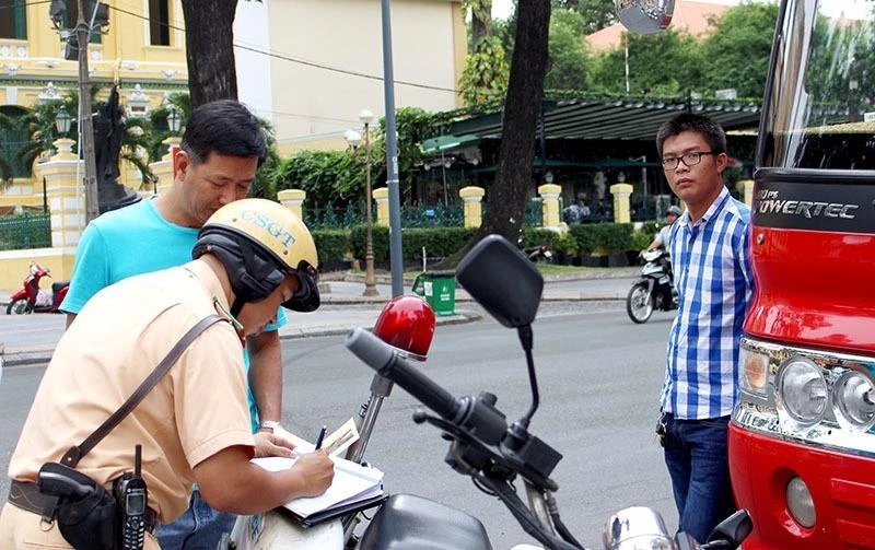 CSGT TP.HCM ra quân xử lý vi phạm GT