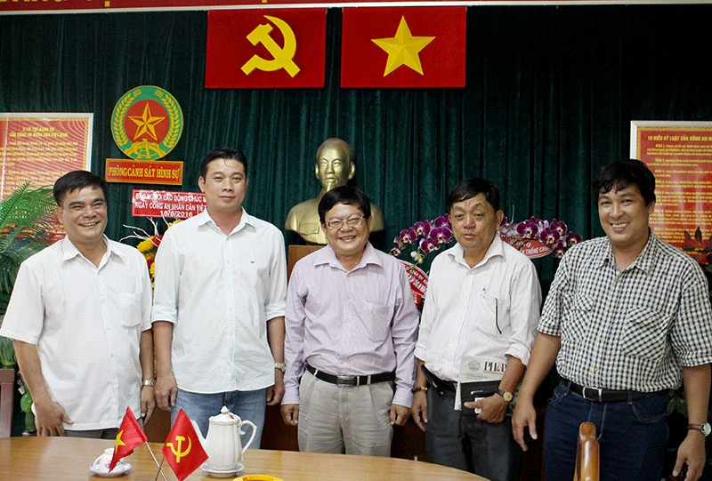 Báo Pháp Luật TP.HCM chúc mừng ngày Công an nhân dân ảnh 5