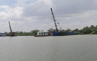Cát lậu ở quận 9, TP.HCM. Ảnh: TT