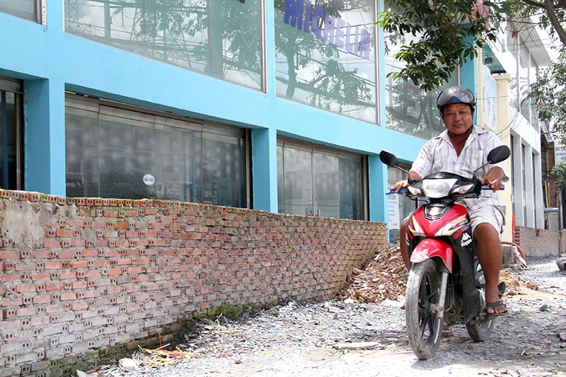 60 hộ buôn bán đóng cửa vì nâng đường Kinh Dương Vương ảnh 1