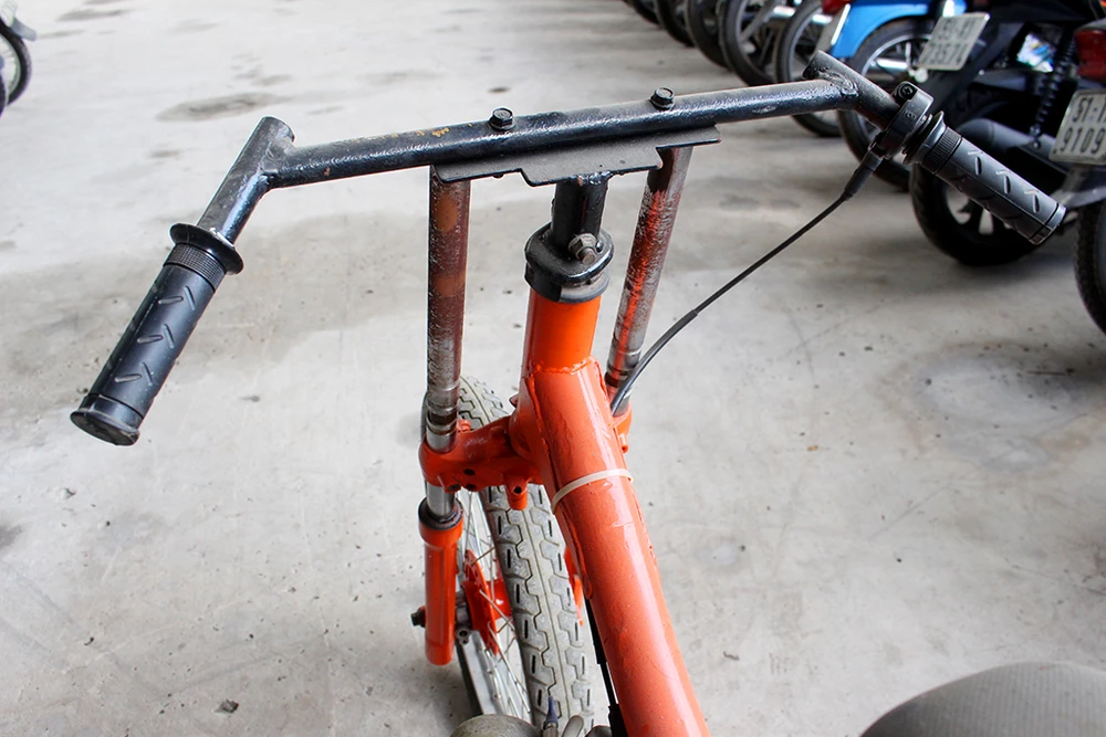 Những chiếc xe đua có kết cấu quái lạ bị bắt giữ