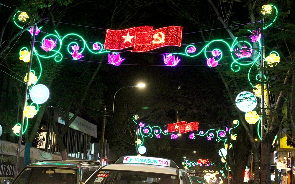 Sở VH&TT giải thích chủ đề trang trí ánh sáng ở TP.HCM ảnh 11