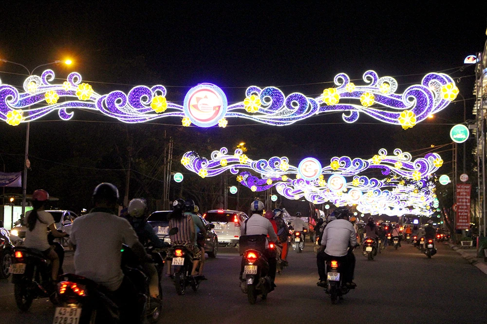Sở VH&TT giải thích chủ đề trang trí ánh sáng ở TP.HCM ảnh 10