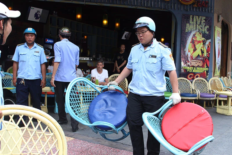 Phường Phạm Ngũ Lão dỡ bậc thềm trụ sở bảo vệ dân phố ảnh 14