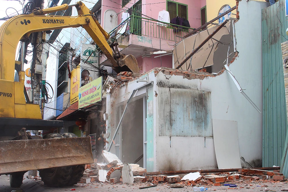 Ông Đoàn Ngọc Hải cho “cào” cả trụ sở khu phố 2 tầng ảnh 14