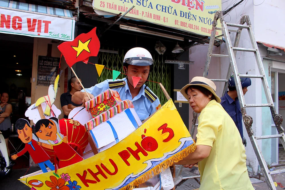 Ông Đoàn Ngọc Hải cho “cào” cả trụ sở khu phố 2 tầng ảnh 6