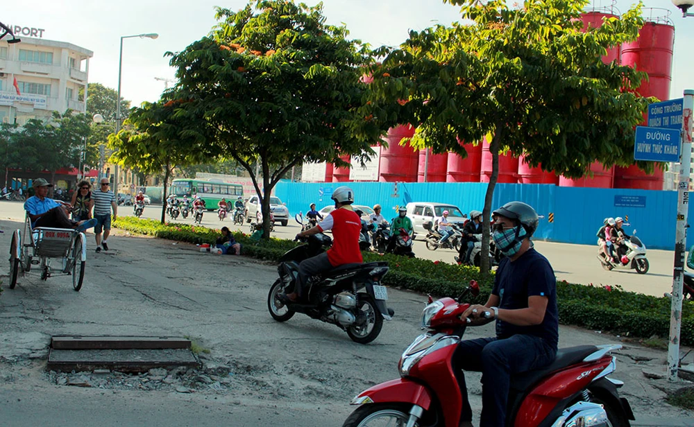 Sau 'lệnh' của ông Hải, nhiều bãi giữ xe đóng cửa gấp ảnh 8