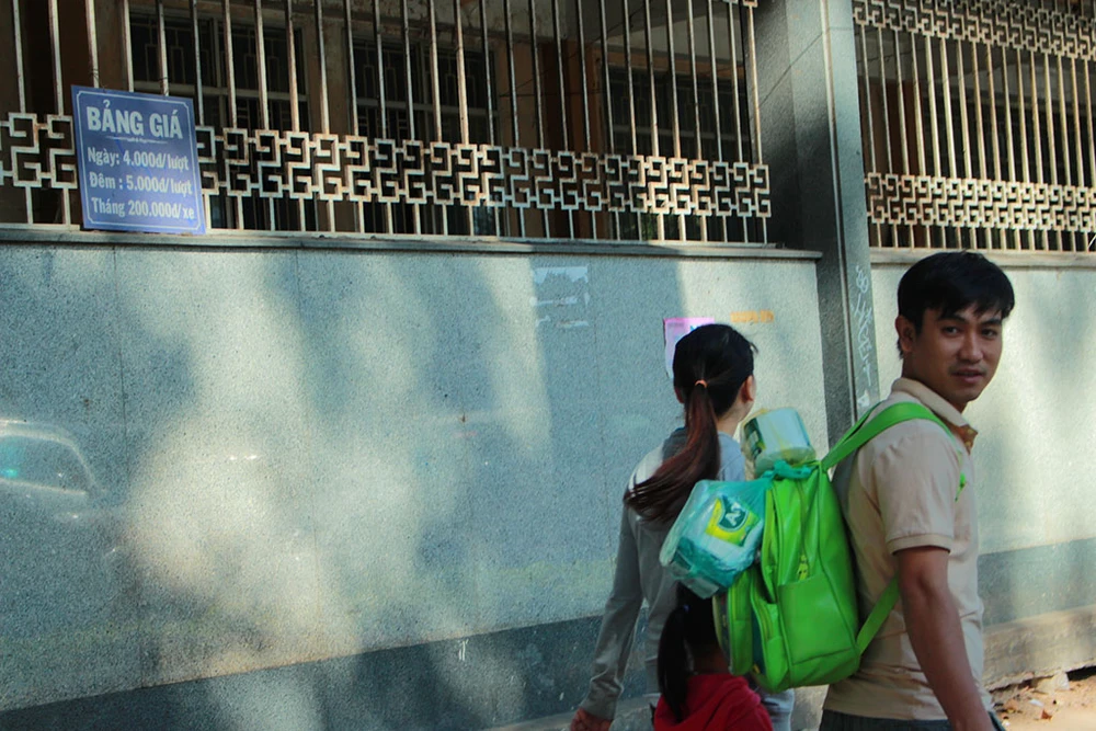 Sau 'lệnh' của ông Hải, nhiều bãi giữ xe đóng cửa gấp ảnh 2