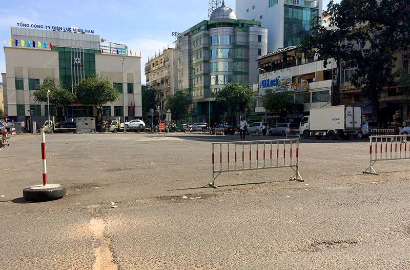 Sau 'lệnh' của ông Hải, nhiều bãi giữ xe đóng cửa gấp ảnh 4