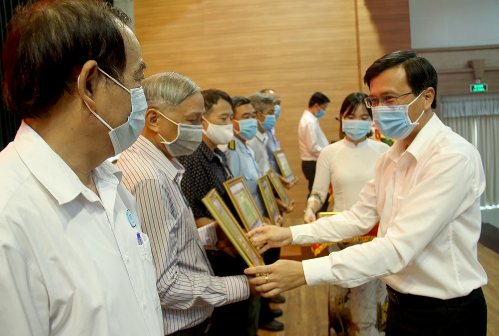 ong-nguyen-minh-nhut-binh-tan