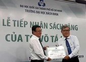 Tiến sĩ kiều bào tặng sách quý giá 3,4 tỉ đồng