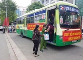  Tổ chức xe buýt miễn phí đưa đón dân đi làm CCCD gắn chip