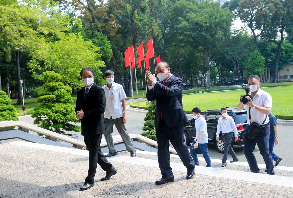 chu-tich-nuoc-gap-phat-giao