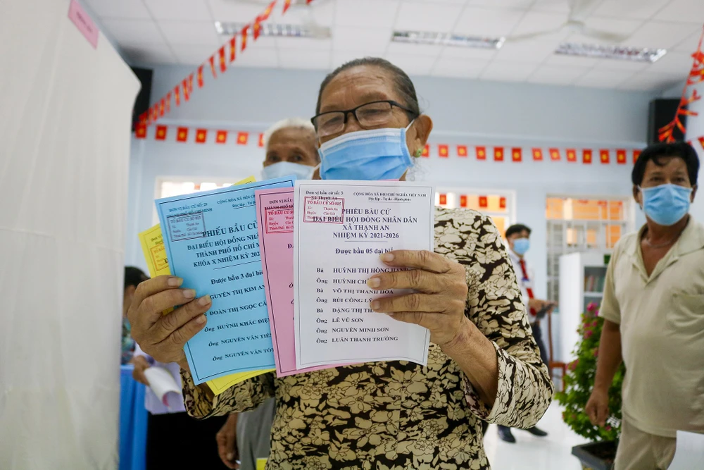 chong-dat-vo-di-bau-cu