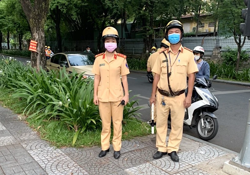 xu-phat-nam-nu-mua-banh-mi