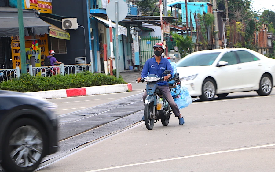 csgt-phat-bang-qua-duong-ray