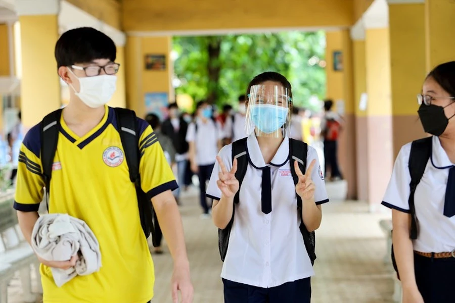 hoc-truc-tiep-lop-9-12