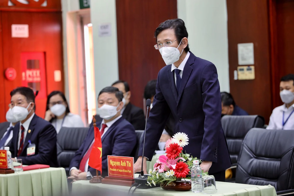 tong-thong-sierra-leone-tham-khu-cnc