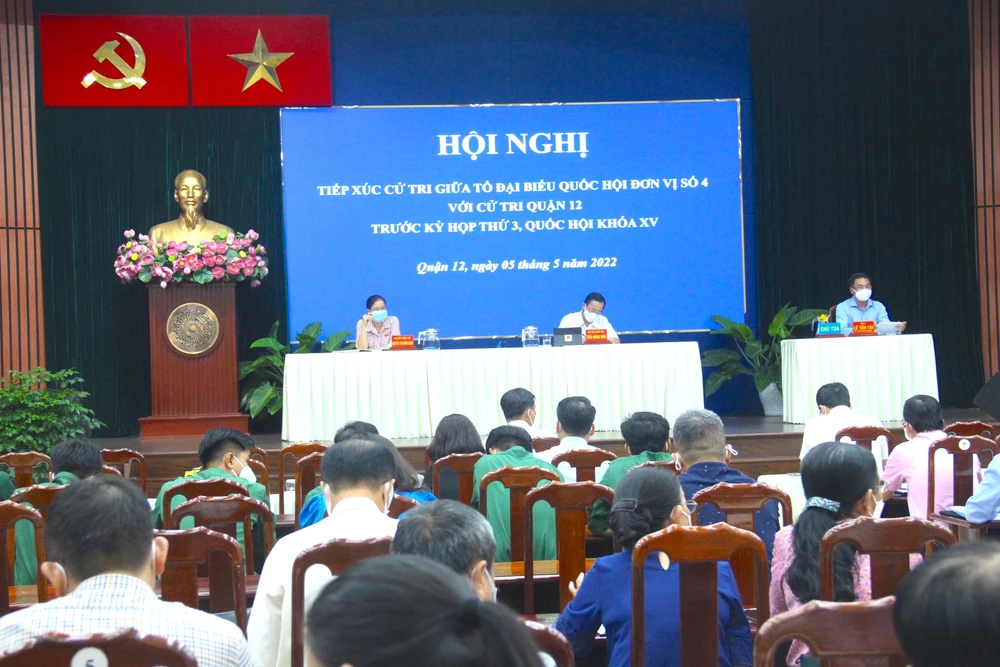 Toàn cảnh buổi tiếp xúc cử tri quận 12 của ĐBQH TP.HCM. Ảnh: LÊ THOA Toàn cảnh buổi tiếp xúc cử tri quận 12 của ĐBQH TP.HCM. Ảnh: LÊ THOA