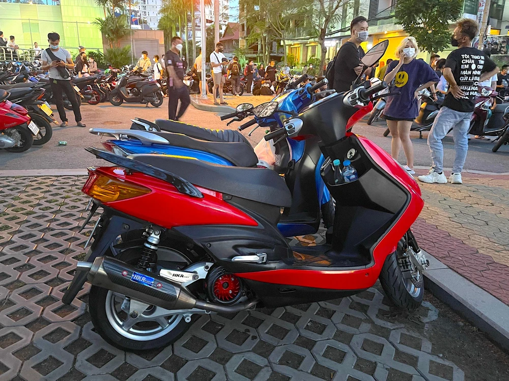 Toàn bộ phương tiện đều là xe tay ga, nhiều xe còn rất mới. Ảnh: TƯ