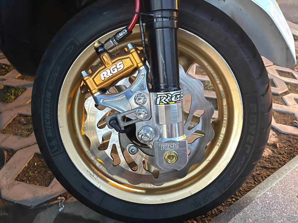 Các phương tiện chủ yếu độ ở phần bánh xe...