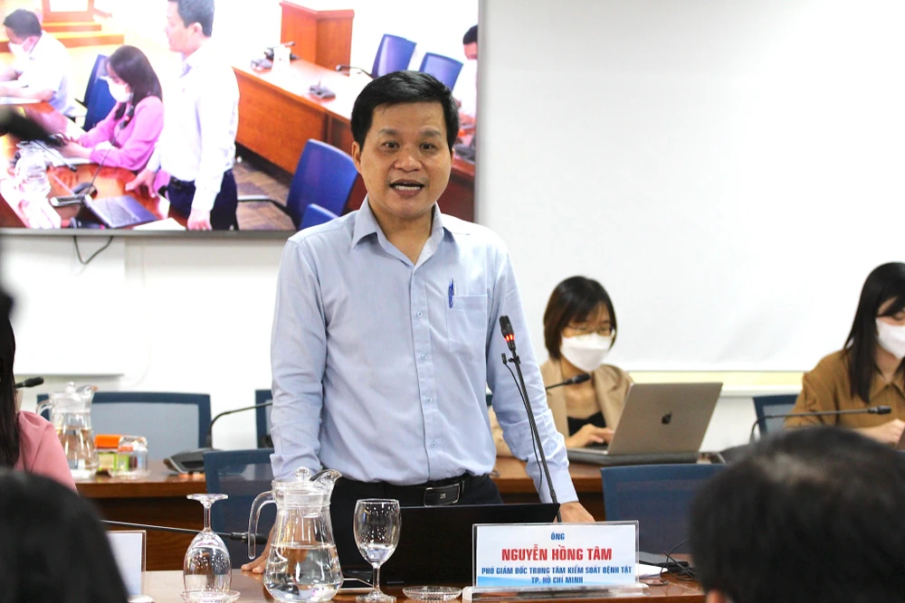 Ông Nguyễn Hồng Tâm, Phó Giám đốc HCDC, thông tin tại buổi họp báo. Ảnh: NGUYỄN NHÂN