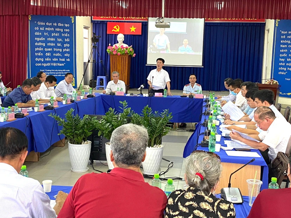 Toàn cảnh buổi đối thoại với người dân Thủ Thiêm. Ảnh: LÊ THOA