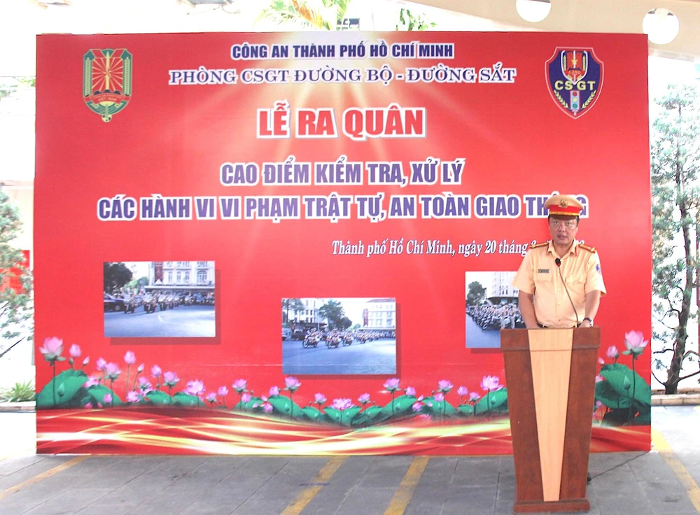 Thượng tá Nguyễn Đình Dương, Trưởng phòng PC08 TP.HCM, phát biểu tại buổi lễ. Ảnh: MỸ DUYÊN