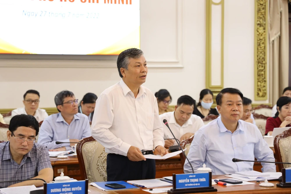 Thứ trưởng Bộ Nội vụ Nguyễn Trọng Thừa phát biểu tại buổi làm việc. Ảnh: TTBC