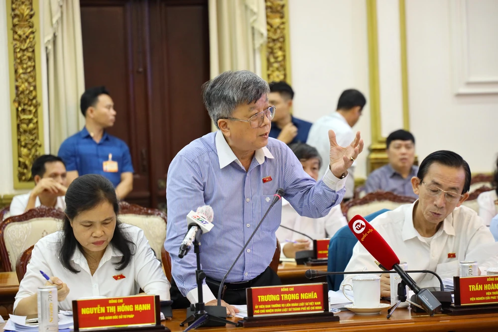 ĐBQH TP.HCM Trương Trọng Nghĩa phát biểu tại buổi làm việc. Ảnh: TTBC