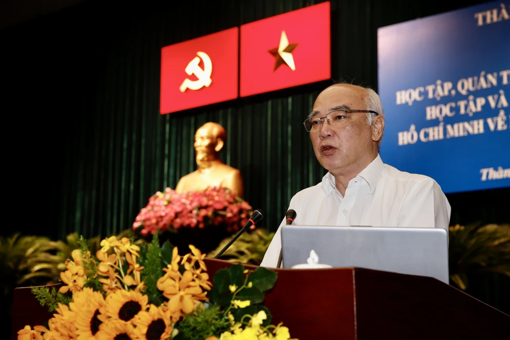 Ông Phan Nguyễn Như Khuê, Trưởng ban Tuyên giáo Thành uỷ TP.HCM phát biểu tại hội nghị. Ảnh: HÀ THƯ