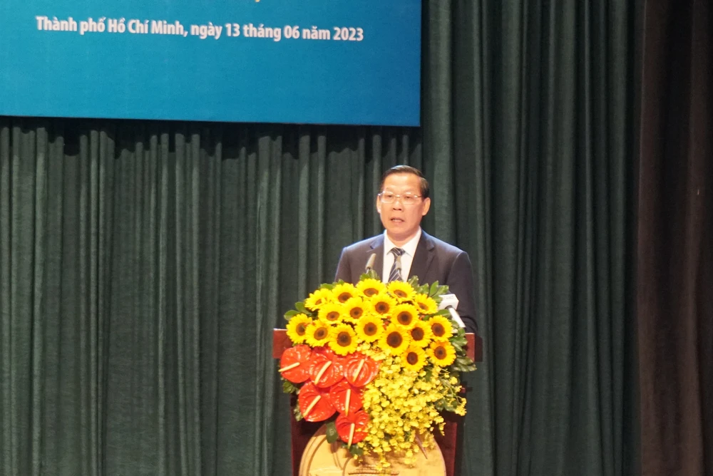 Chủ tịch UBND TP.HCM Phan Văn Mãi phát biểu tại buổi lễ. Ảnh: L.THOA