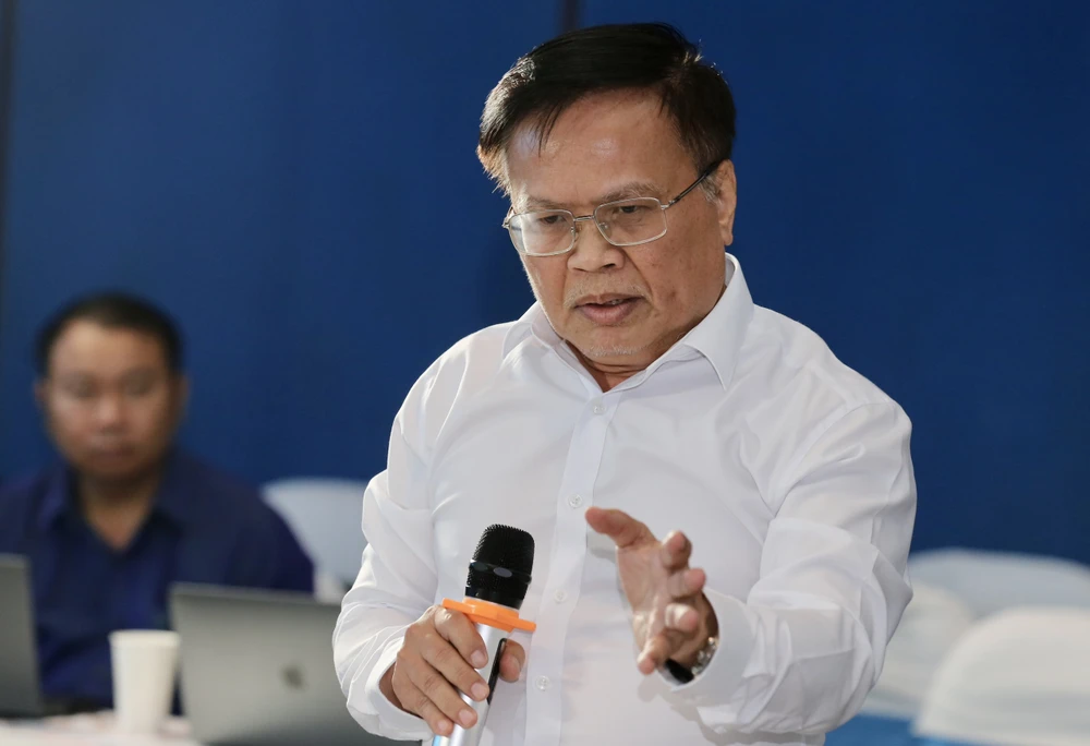 TS Nguyễn Đình Cung phát biểu tại hội thảo. Ảnh: BTC