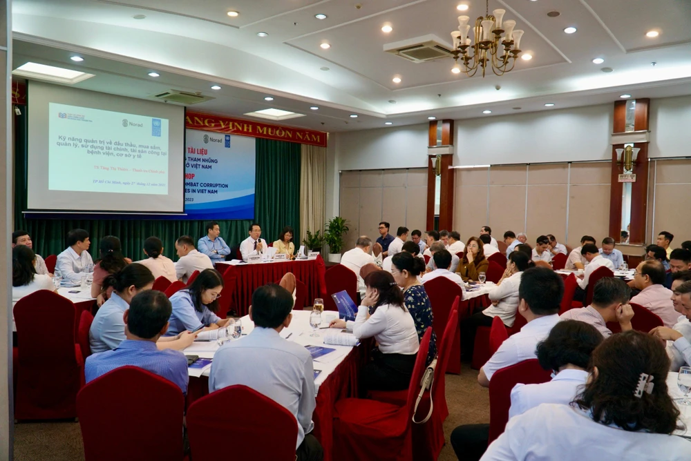 Giám đốc BV TP.HCM đi taxi không dám xưng tên vì bị chửi ‘ăn quá trời ăn’-dau-thau-thiet-bo-y-te