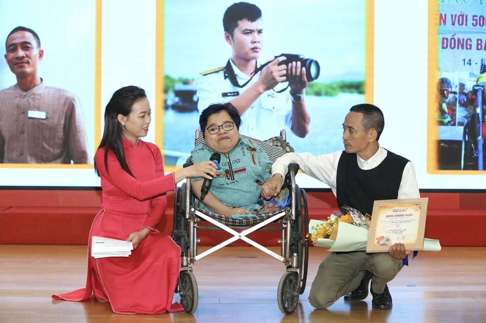 9 tác phẩm đoạt giải “Xuân sum vầy - Tết sẻ chia” của báo Người Lao Động-bao-nguoi-lao-dong