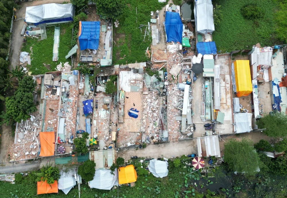 Quận Bình Tân kỷ luật 4 cán bộ để người dân xây nhà trên đất quy hoạch-binh-tan-nha-khong-phep