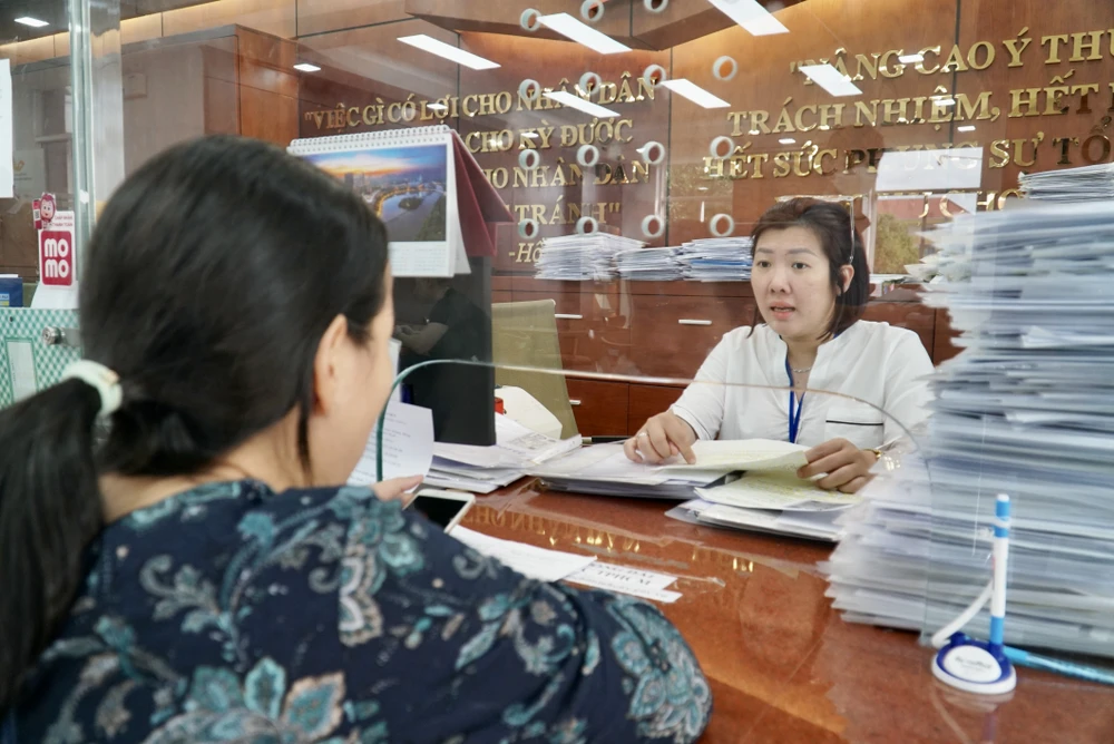 TP.HCM đề xuất miễn lệ phí 5 nhóm thủ tục khi làm trực tuyến