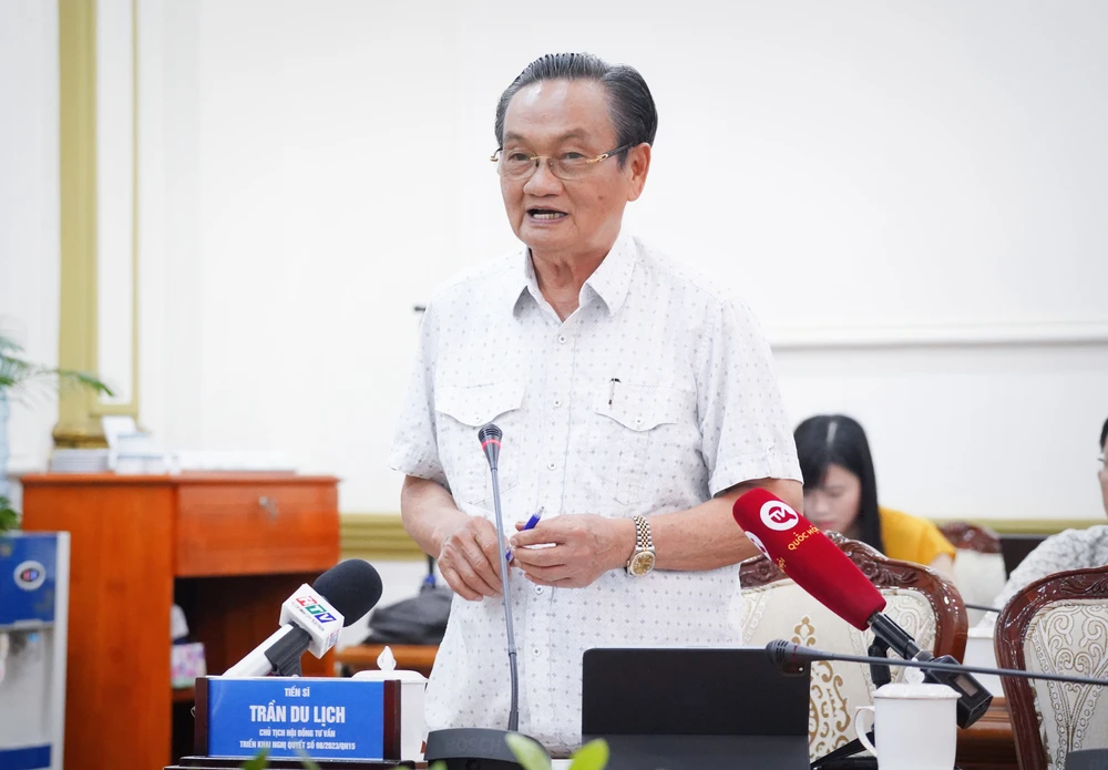 TS Trần Du Lịch: Công chức tốt nghiệp đại học mà lương 3-4 triệu thì sẽ không có quan hệ xã hội-nen-cong-vu-tp.hcm-ts-tran-du-lich