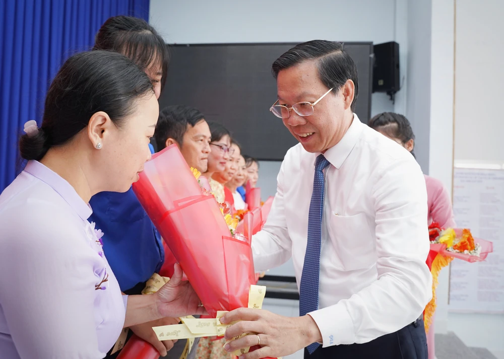 Sau sắp xếp khu phố, ấp, người dân TP.HCM có cần trình giấy tờ chứng minh?-sap-xep-khu-pho-ap