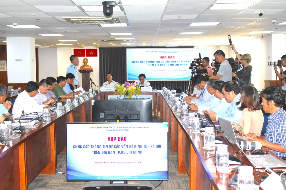 Trung tâm báo chí: 'Mỏ vàng' dữ liệu giúp lãnh đạo TP.HCM chỉ đạo, điều hành-ttbc-tp.hcm