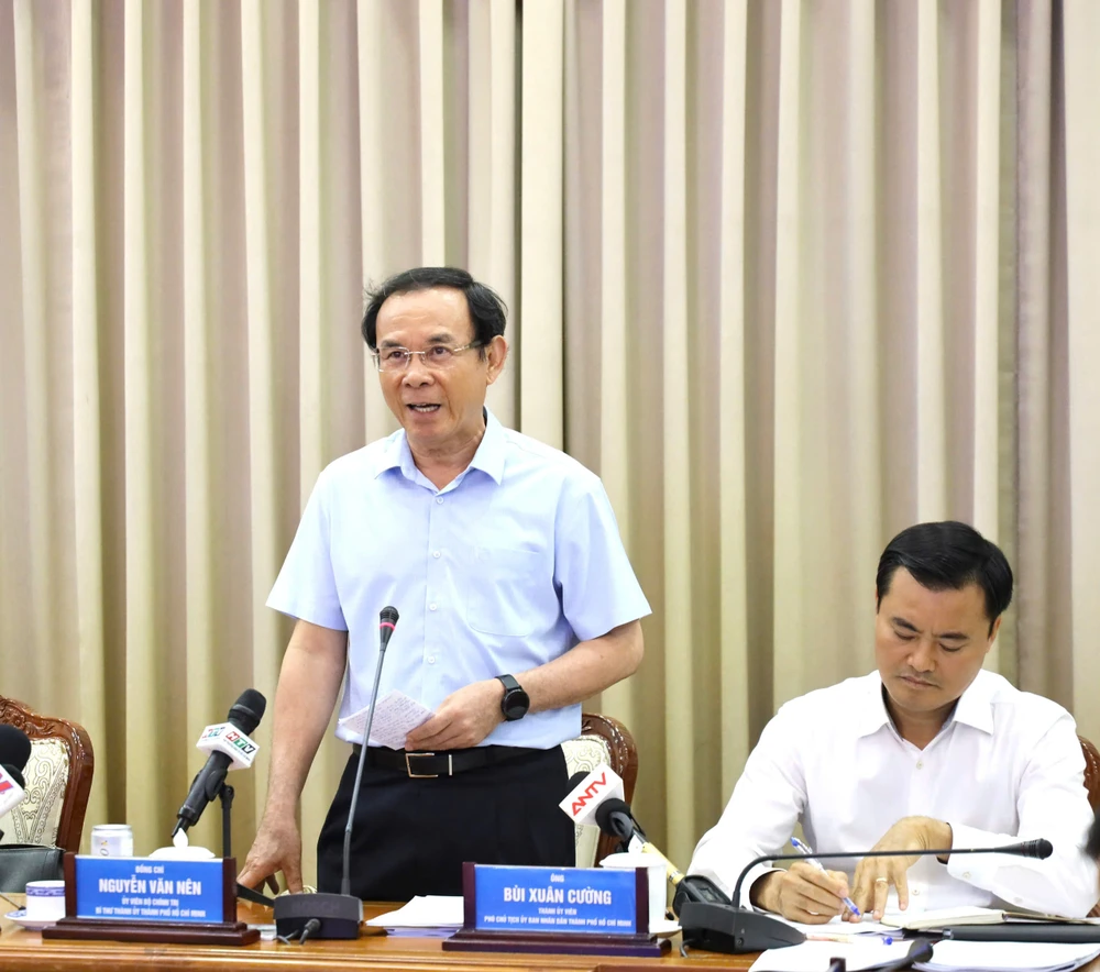 Bí thư Nguyễn Văn Nên: Tôi giờ như ChatGPT, các đồng chí có khó khăn gì thì báo cáo-bi-thu-nguyen-van-nen-1.jpg