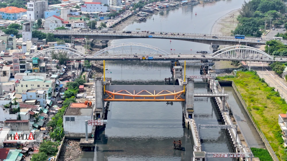 Lãnh đạo TP.HCM giải quyết hàng loạt vướng mắc về cống ngăn triều 10.000 tỉ đồng-cong-ngan-trieu-10.000-ti-dong.jpg