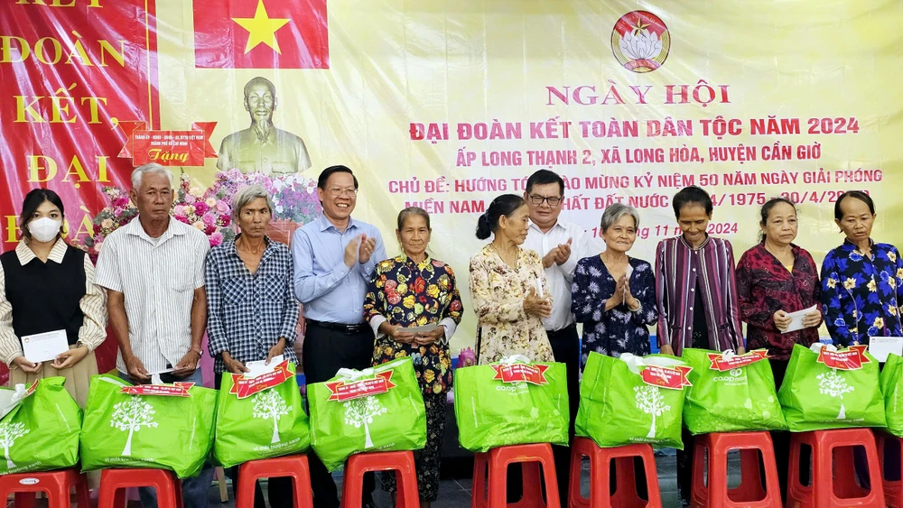 Chủ tịch Phan Văn Mãi dự ngày hội đại đoàn kết ở huyện Cần Giờ-dai-doan-ket-2.jpg