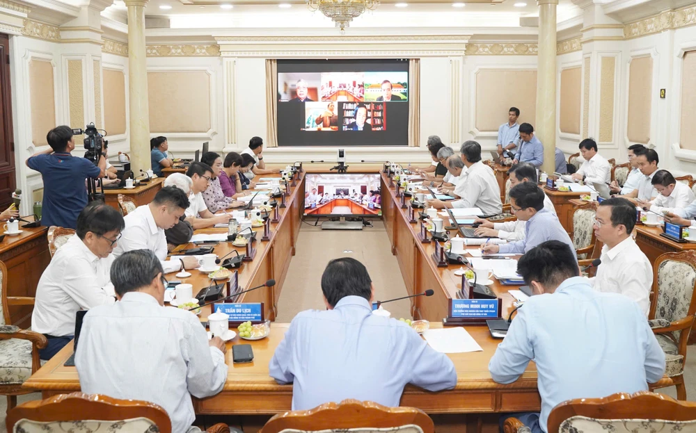 Mấu chốt nào để TP.HCM nắm chắc tăng trưởng kinh tế 2 con số-tang-truong-kinh-te-6.jpg