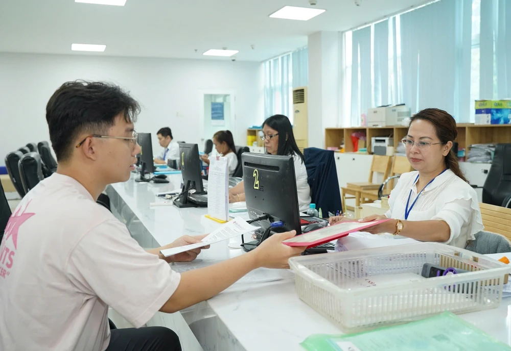 TP.HCM cắt giảm thời gian giải quyết 298 thủ tục hành chính-298-thu-tuc-hanh-chinh.jpg