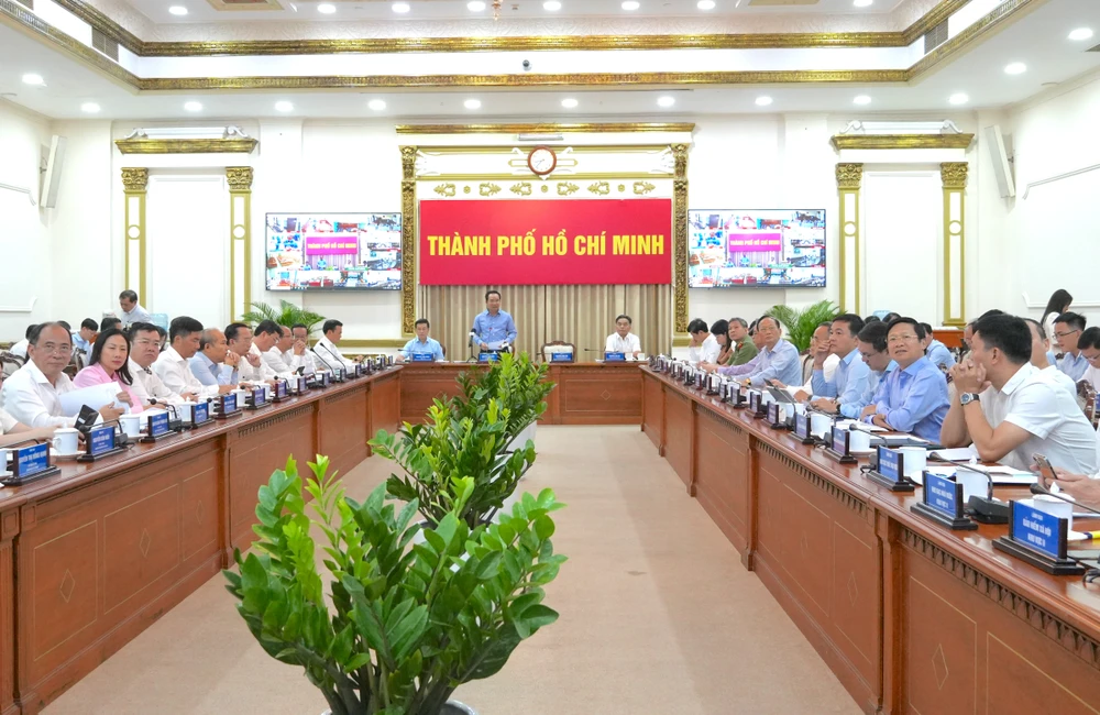 Cuộc họp đầu tiên của UBND TP.HCM mới về tình hình kinh tế - xã hội-tinh-hinh-kinh-te-xa-hoi-3.JPG