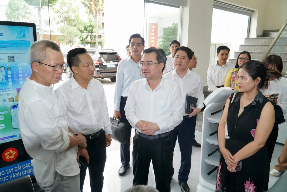 Ông Nguyễn Thanh Nghị khảo sát Trung tâm hành chính công phường An Khánh, TP.HCM-ong-nguyen-thanh-nghi-4.jpg