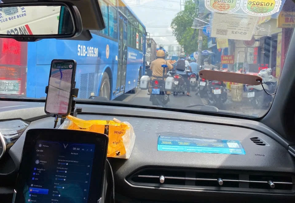 CSGT Đa Phước mở đường giúp sản phụ bị vỡ ối đến bệnh viện kịp thời-csgt-da-phuoc-1.jpg