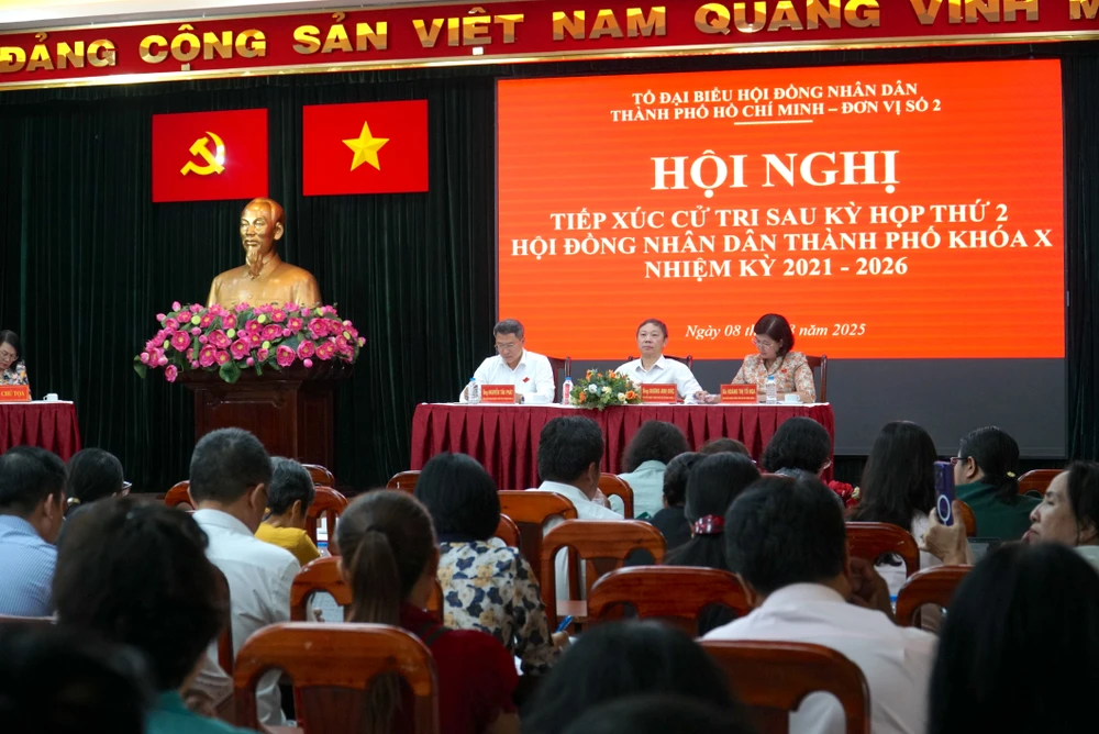 Cử tri TP.HCM kiến nghị cần có lực lượng trật tự đô thị chuyên trách ở phường, xã-luc-luong-trat-tu-do-thi-1.JPG